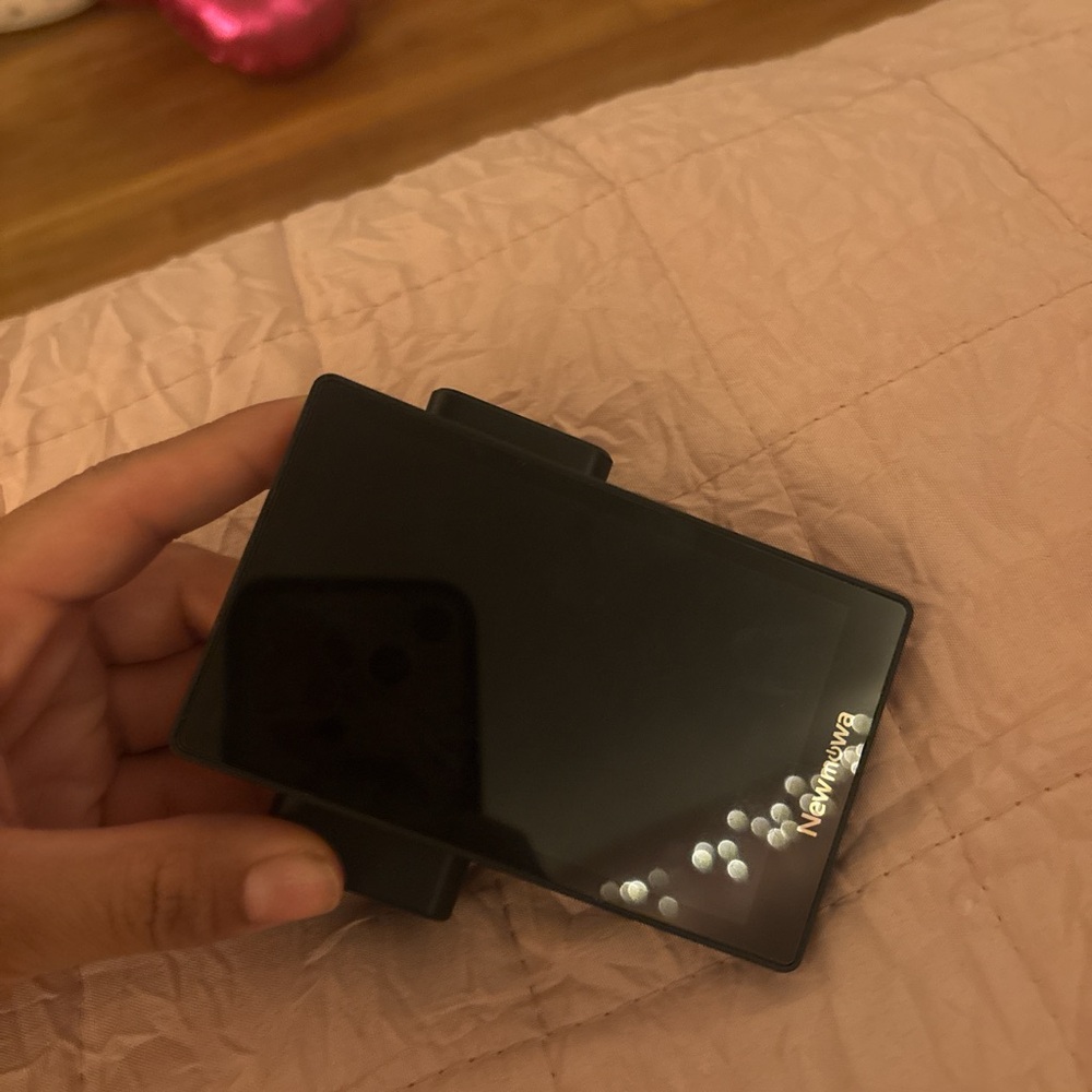 Black Vlog Selfie Monitor Screen for iPhone & Samsung